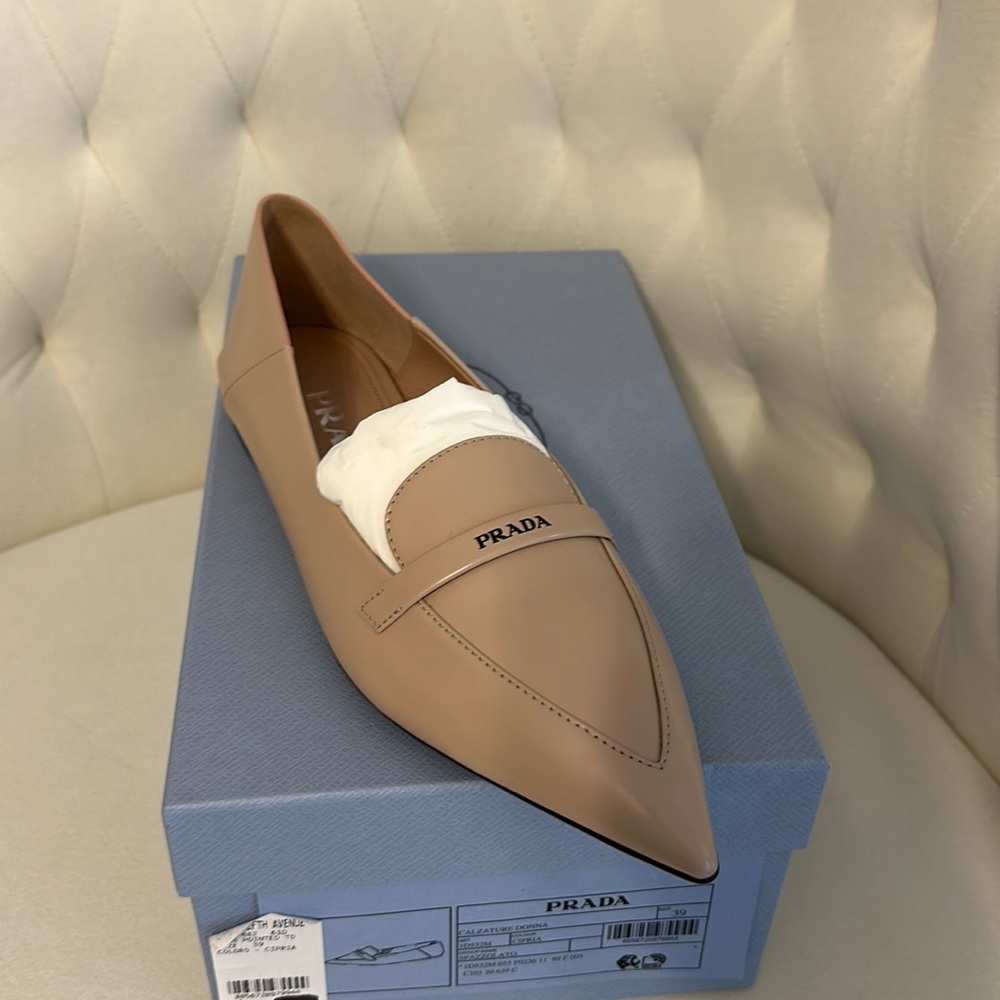 Brand New Prada flats - size 39